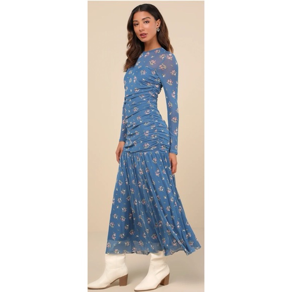 Lulus Dresses & Skirts - 💙Lulu’s Floral Blue Long Sleeve Dress